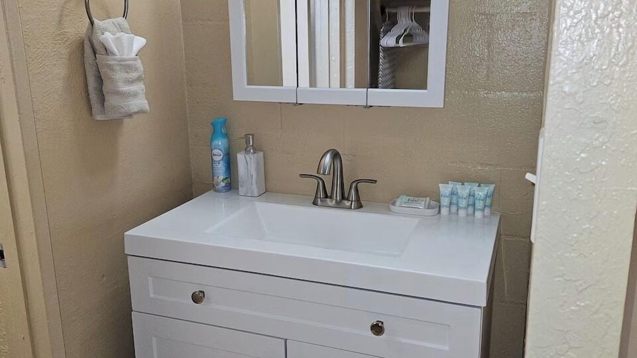Photo of Bathroom in Keaukaha