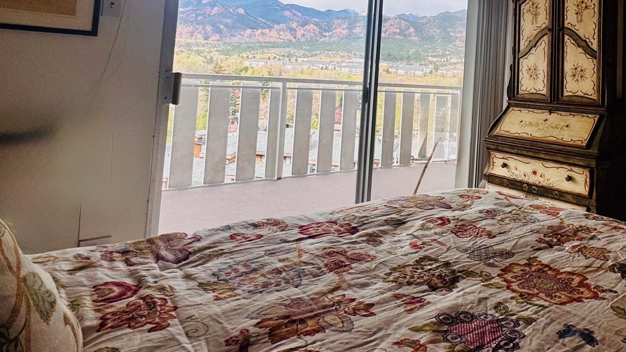 Photo of Bedroom in Skyway