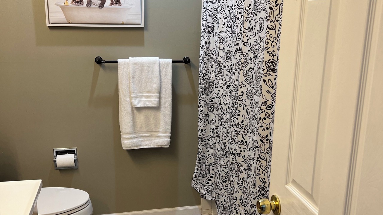 Photo of Bathroom in Lafayette Square
