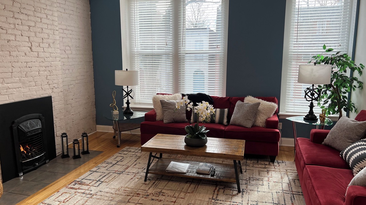 Photo of Livingroom in Lafayette Square