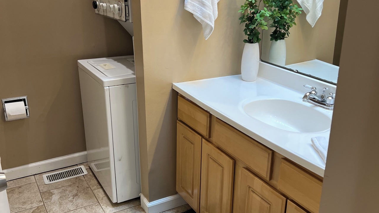 Photo of Bathroom in Lafayette Square