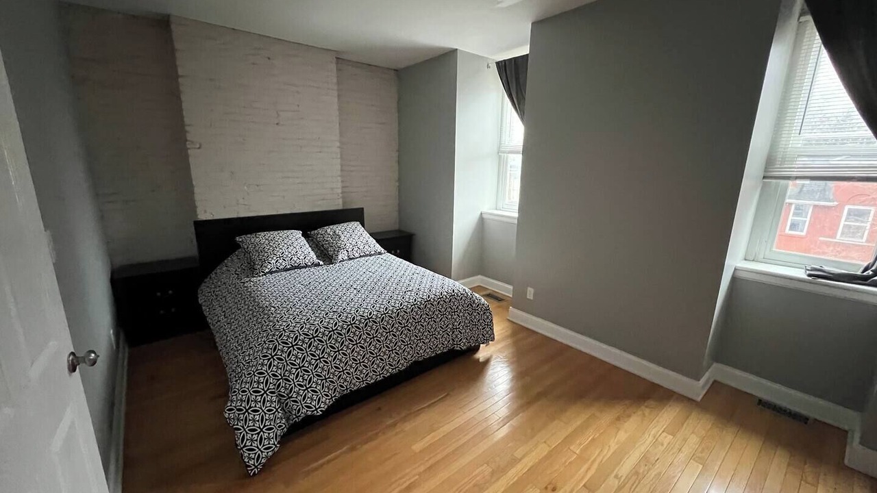 Photo of Bedroom in Lafayette Square