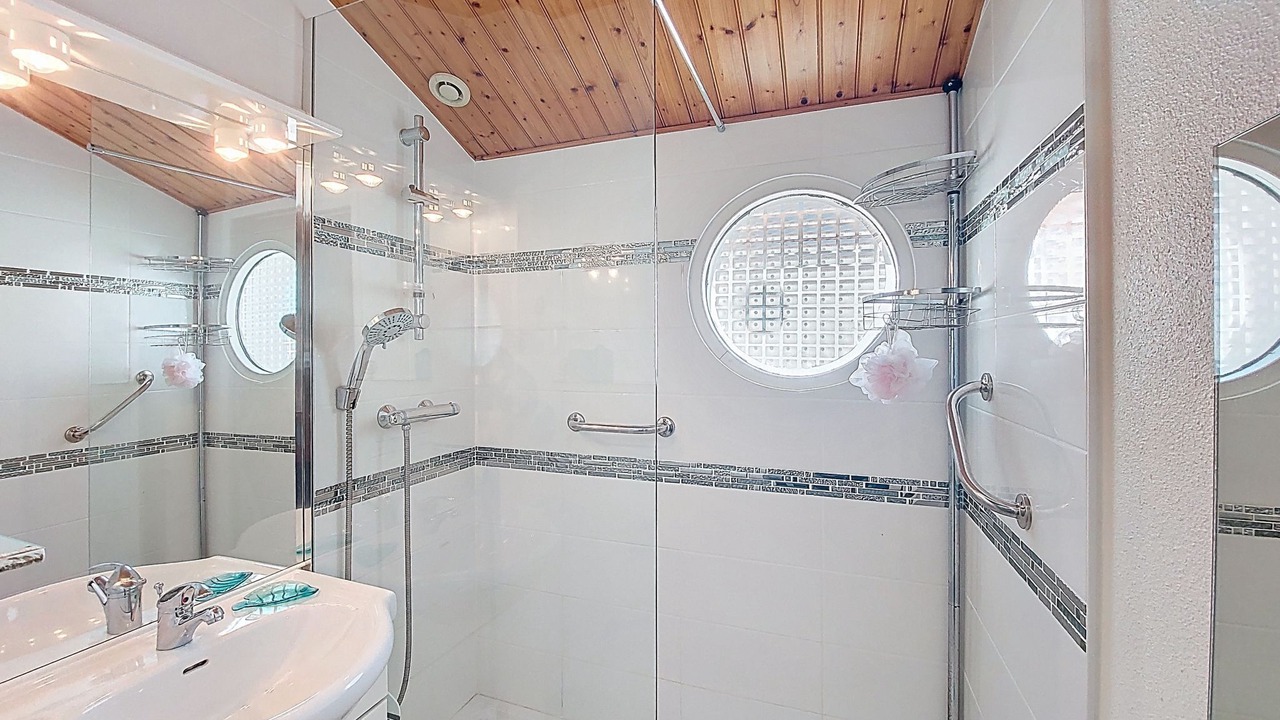 Photo of Bathroom in Barbatre