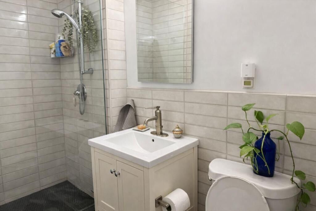 Photo of Bathroom in East Harlem
