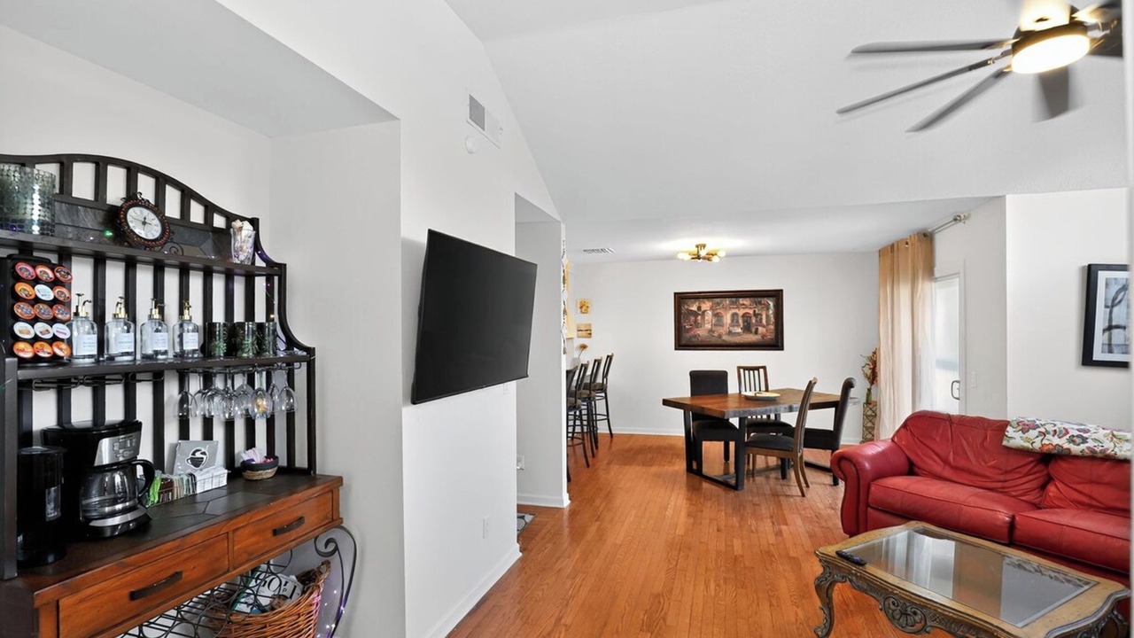 Photo of Livingroom in Ozona