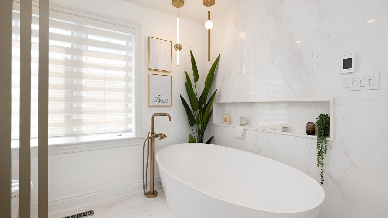Photo of Bathroom in Candiac