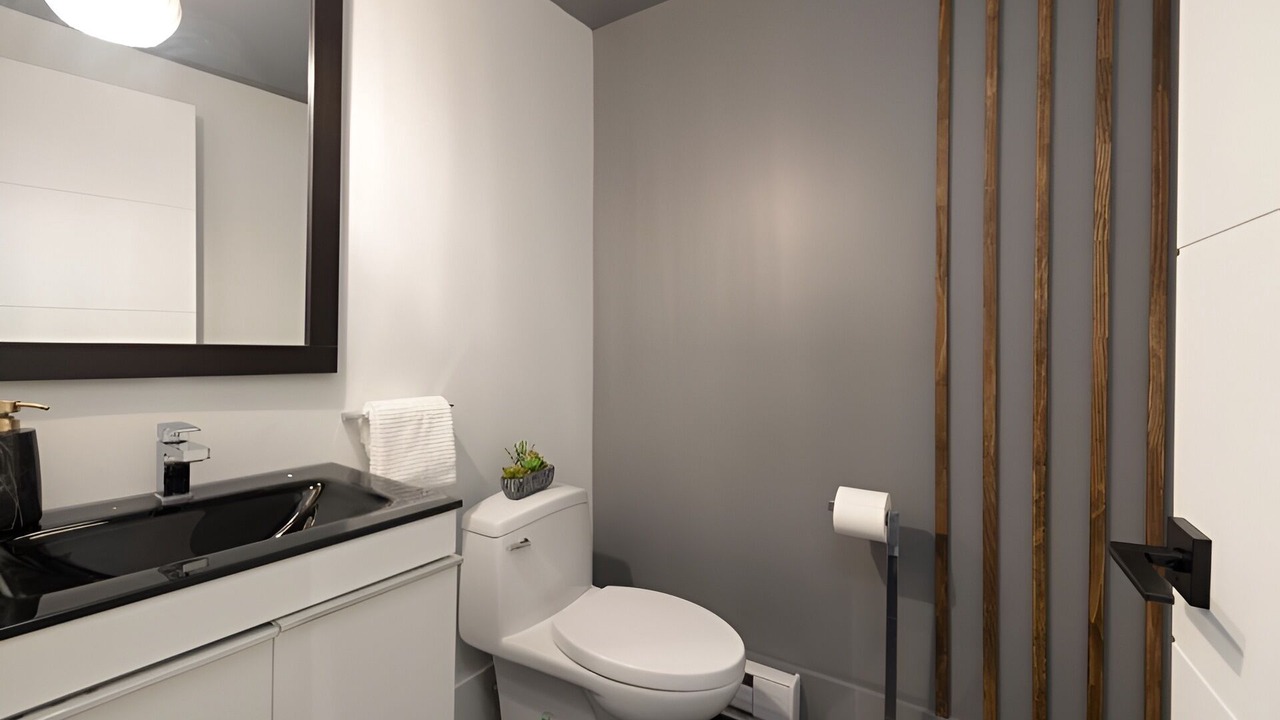 Photo of Bathroom in Candiac