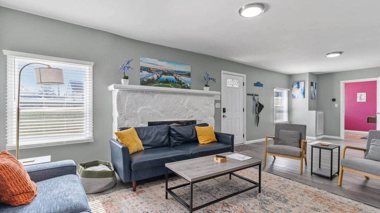 Photo of Livingroom in Lupton City