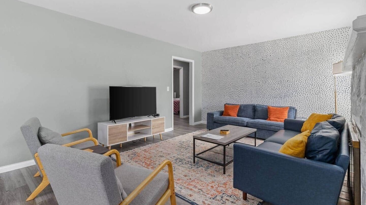 Photo of Livingroom in Lupton City