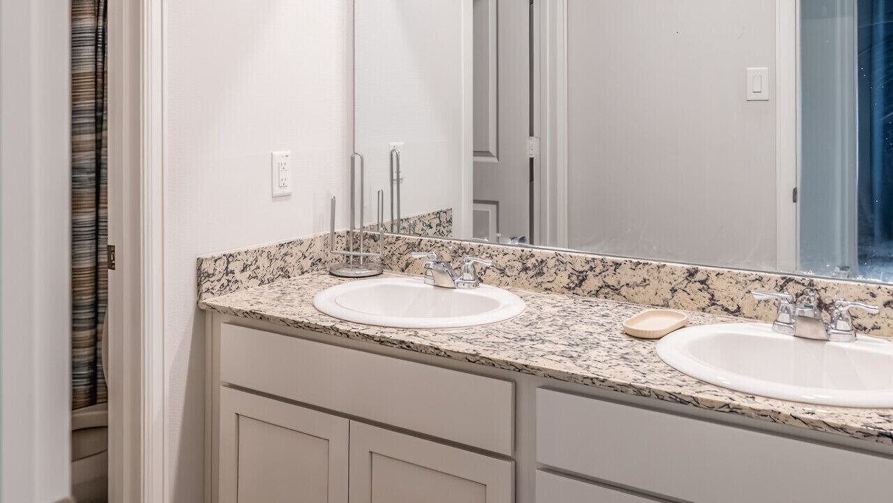 Photo of Bathroom in Porter