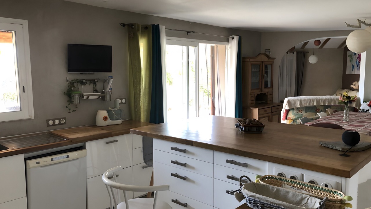 Photo of Kitchen in Saint-Sauveur-de-Cruzieres