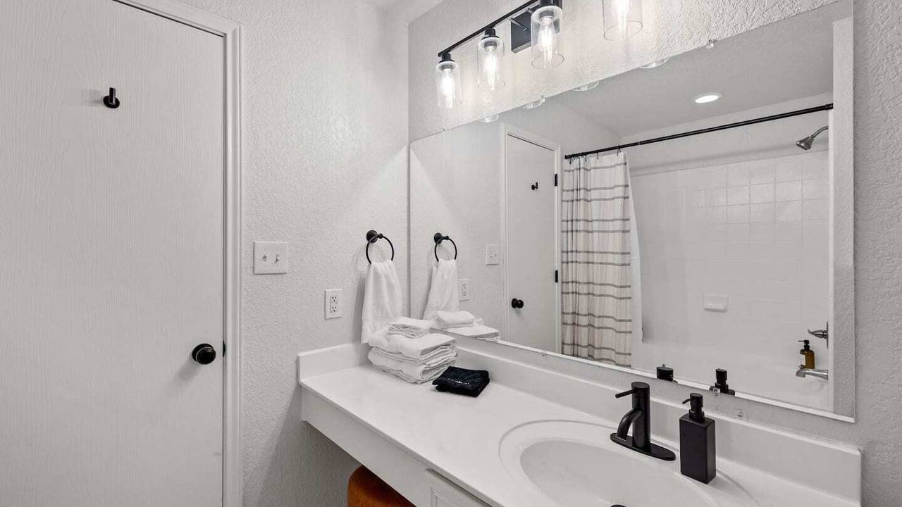 Photo of Bathroom in Maverick Creek
