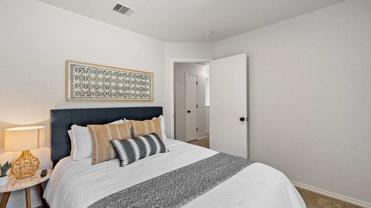 Photo of Bedroom in Maverick Creek