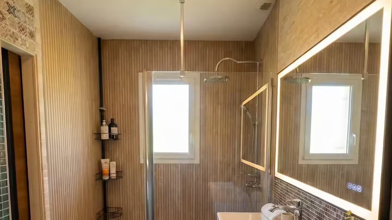 Photo of Bathroom in Escoussens