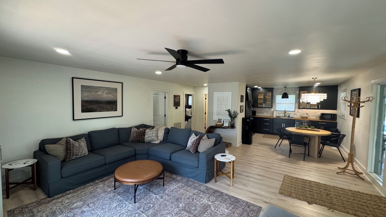 Photo of Livingroom in Lowell