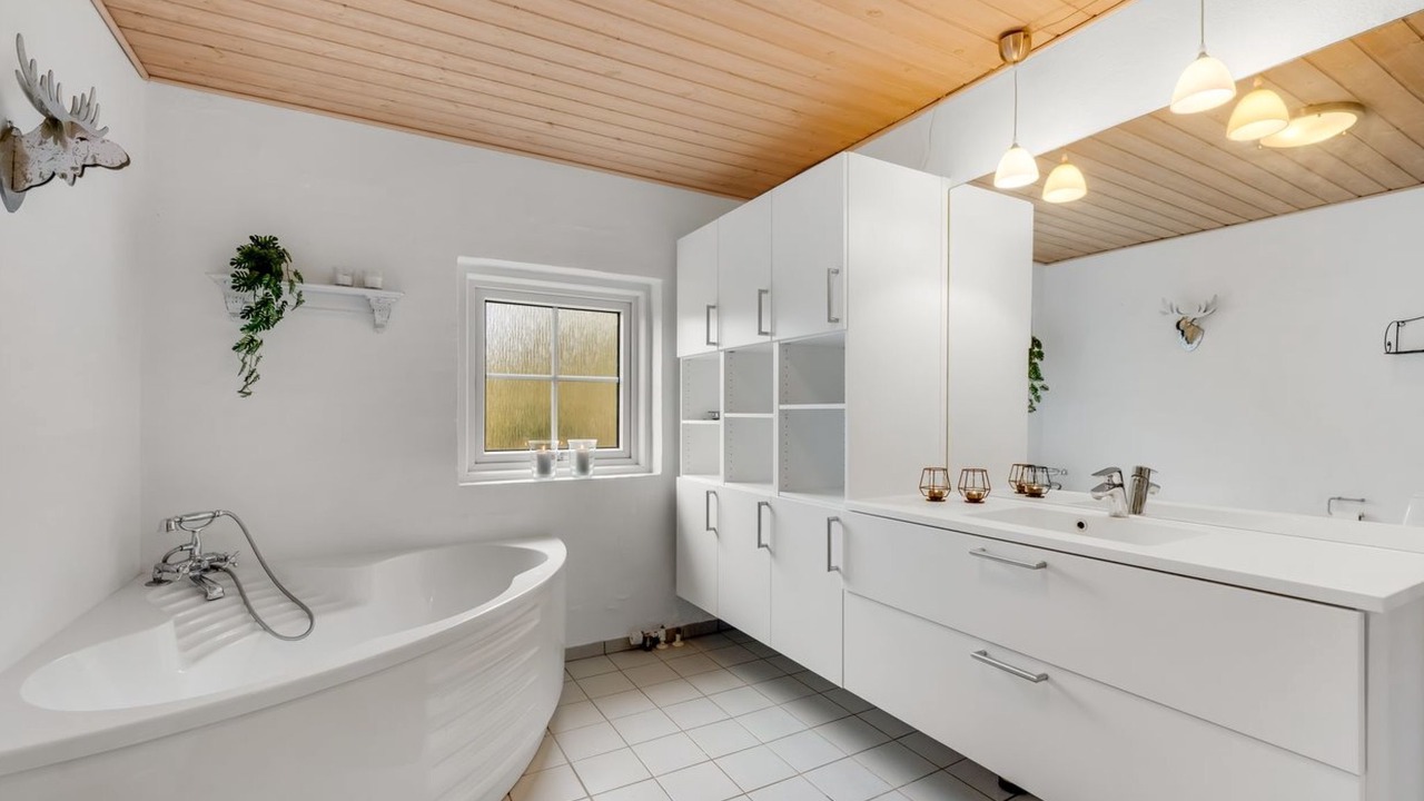 Photo of Bathroom in Tarm