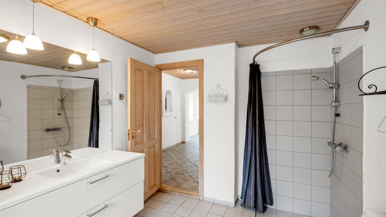 Photo of Bathroom in Tarm