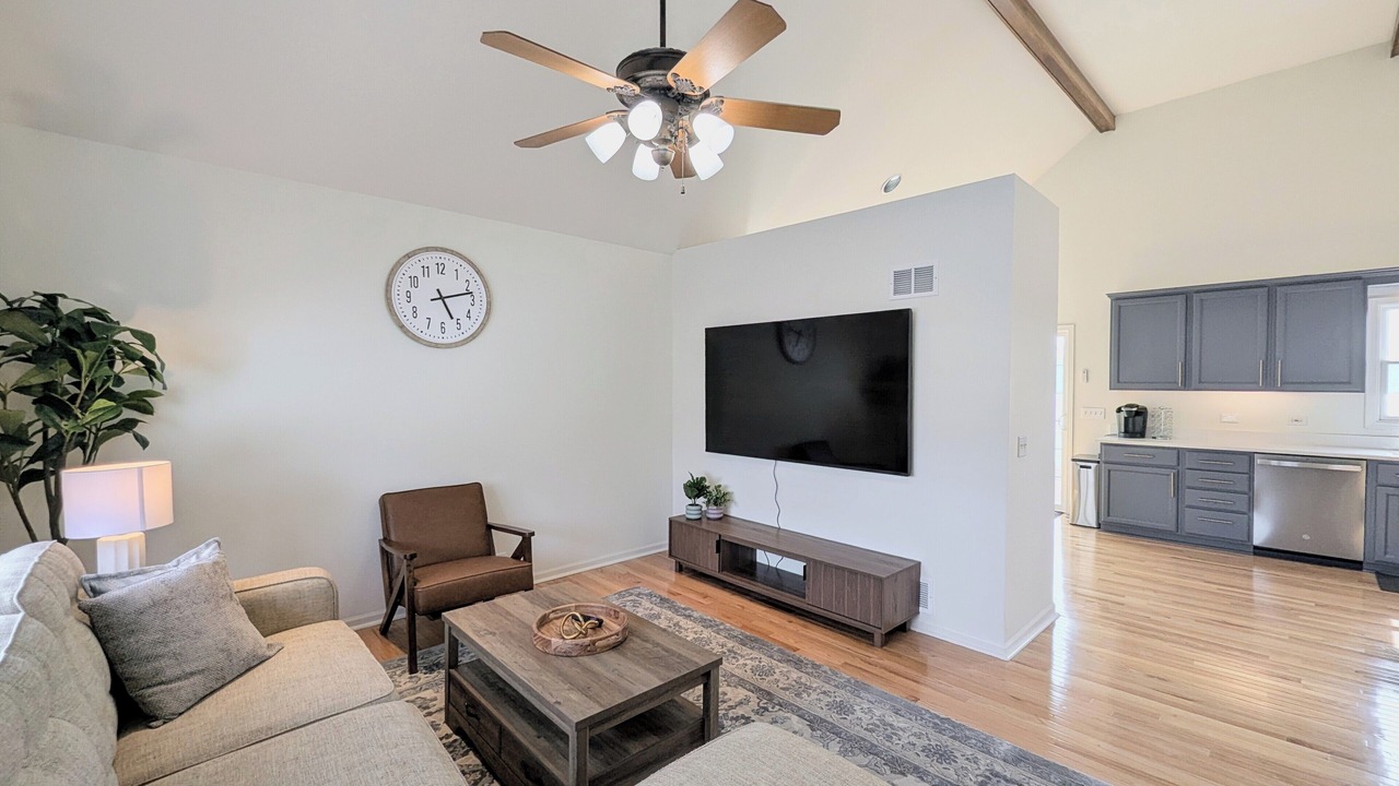Photo of Livingroom in Lindenhurst