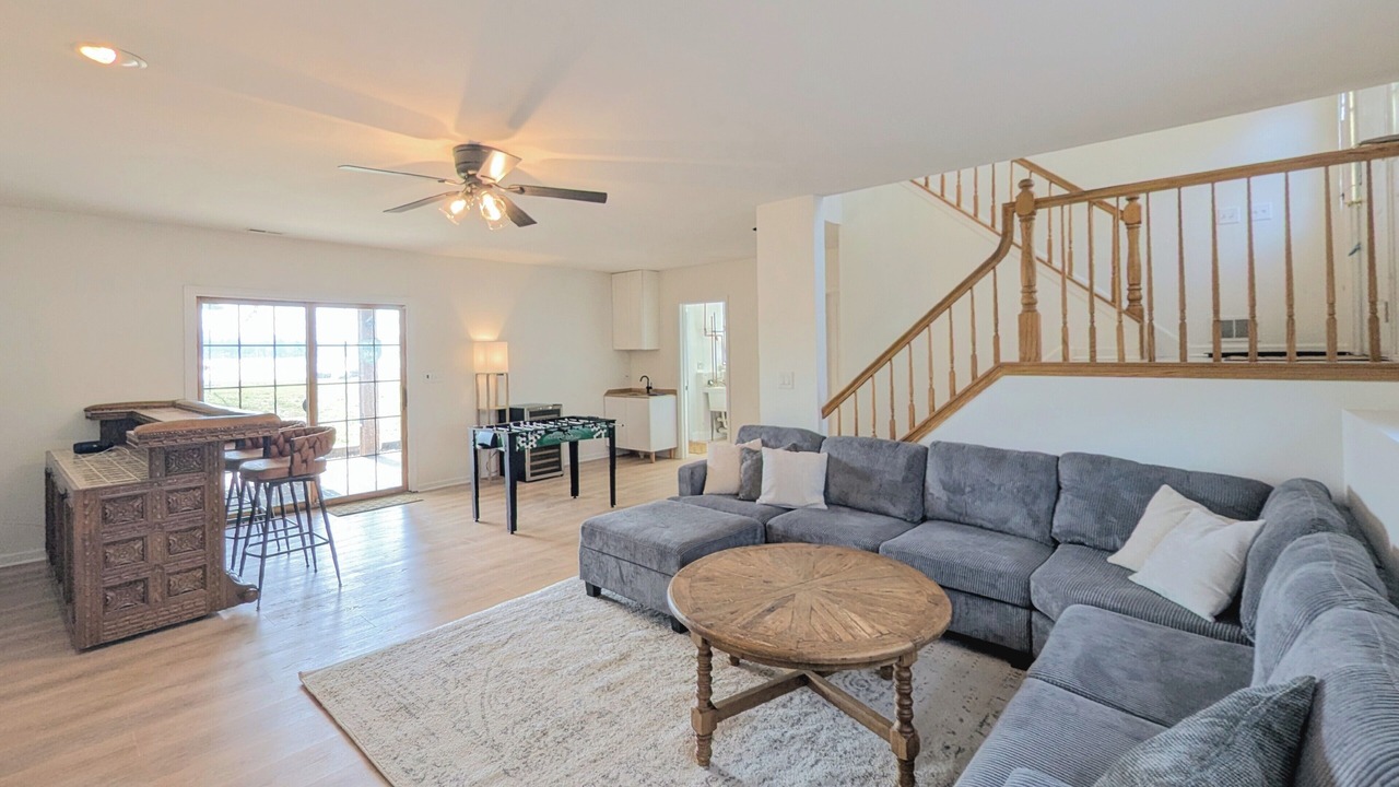 Photo of Livingroom in Lindenhurst