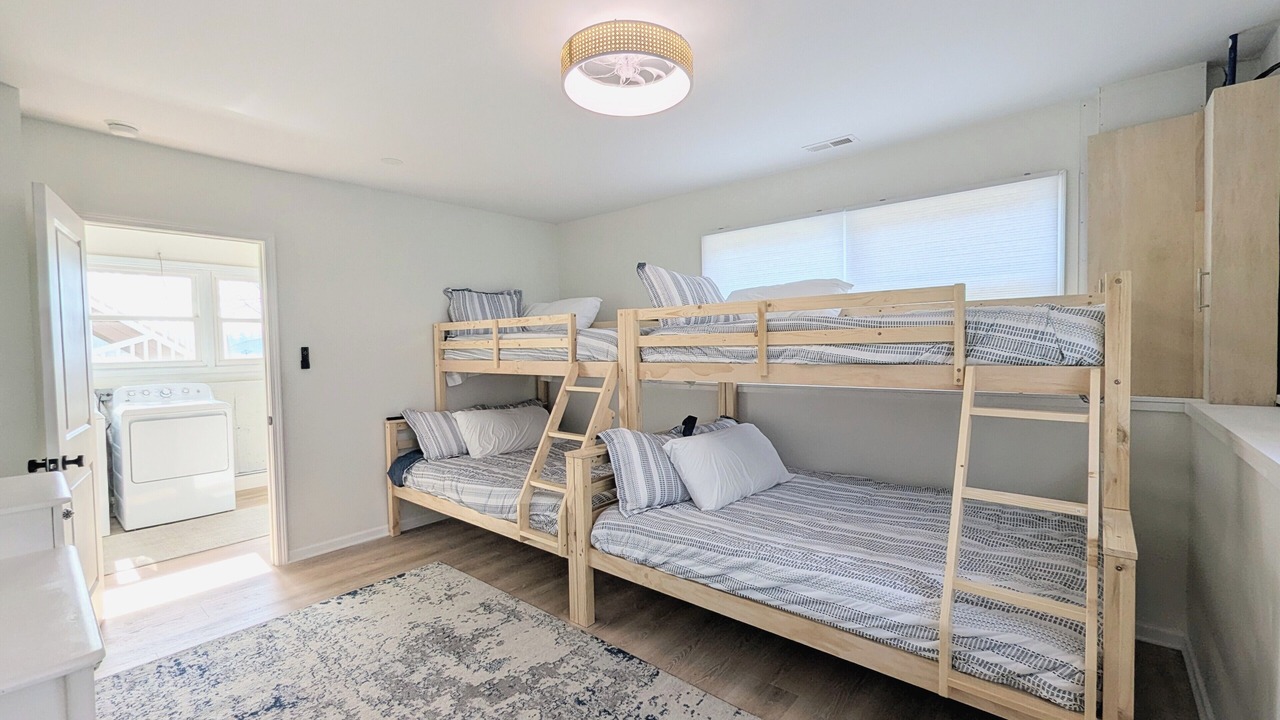 Photo of Bedroom in Lindenhurst