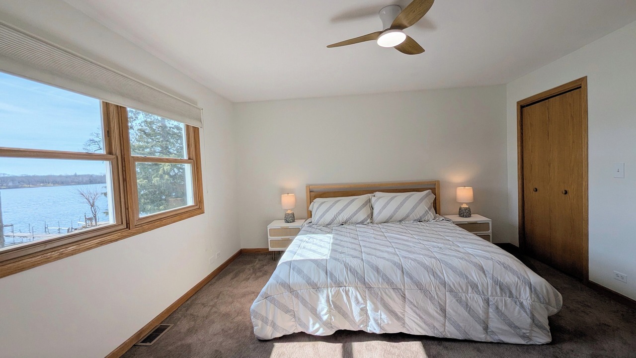 Photo of Bedroom in Lindenhurst