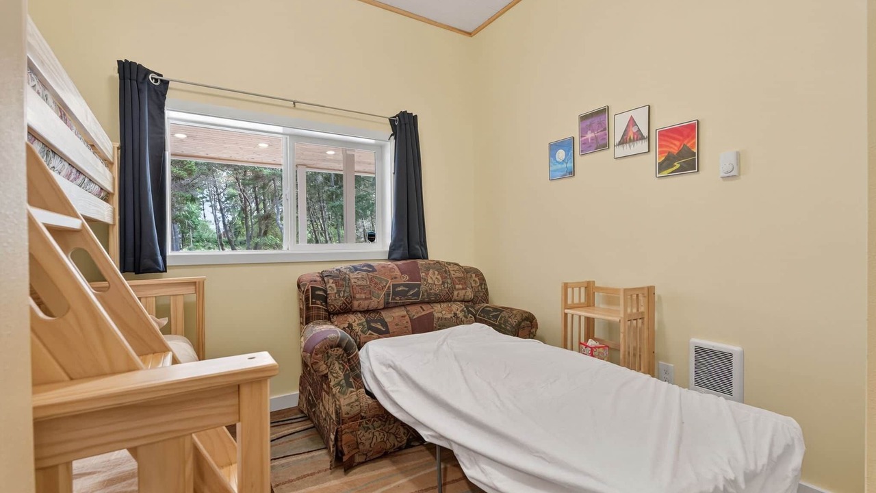 Photo of Bedroom in Long Beach
