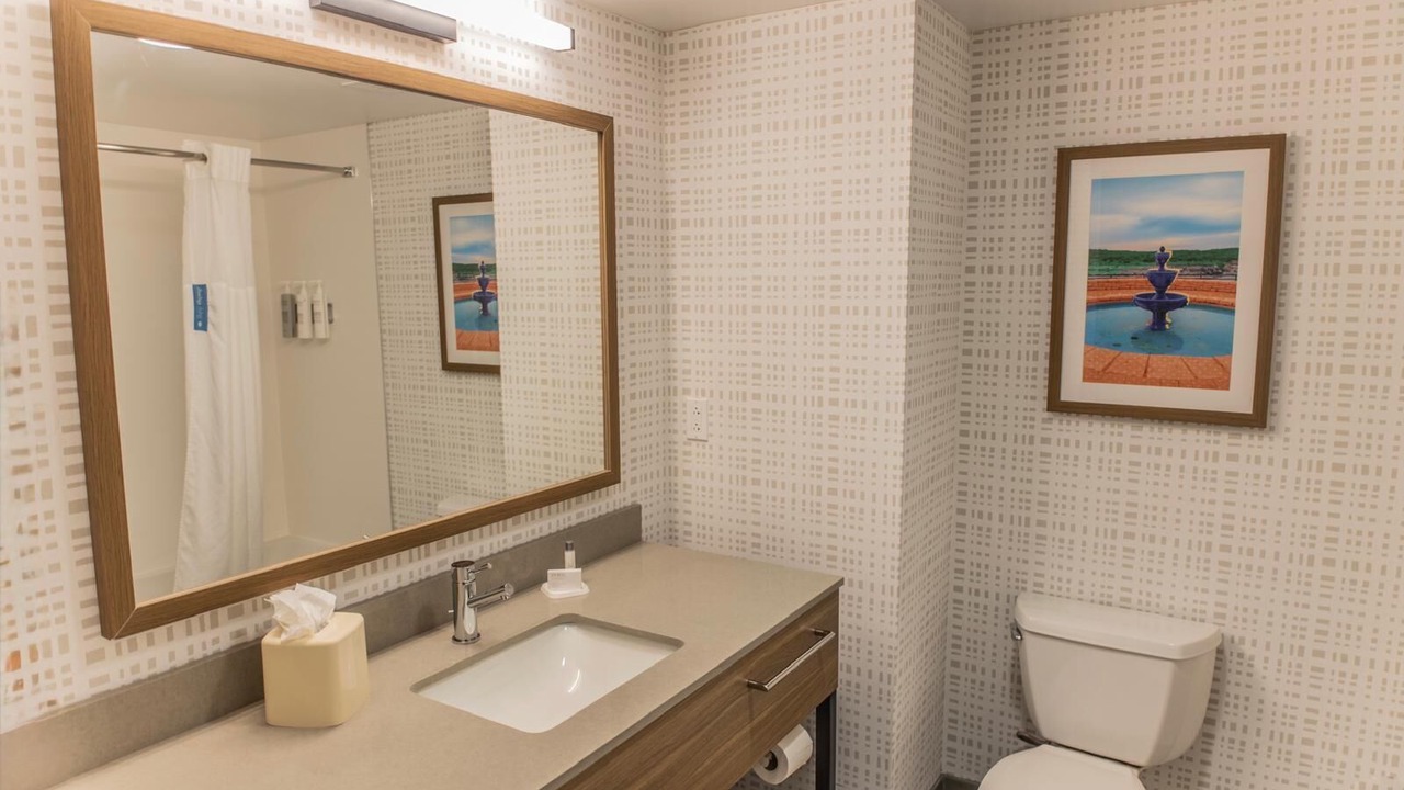 Photo of Bathroom in Lakeway
