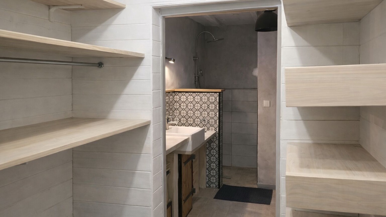 Photo of Bathroom in Pons