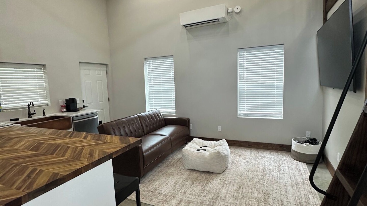 Photo of Livingroom in Chipley