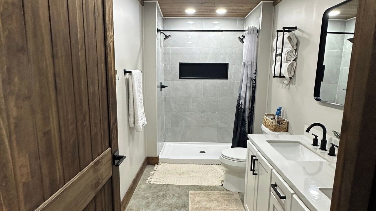 Photo of Bathroom in Chipley