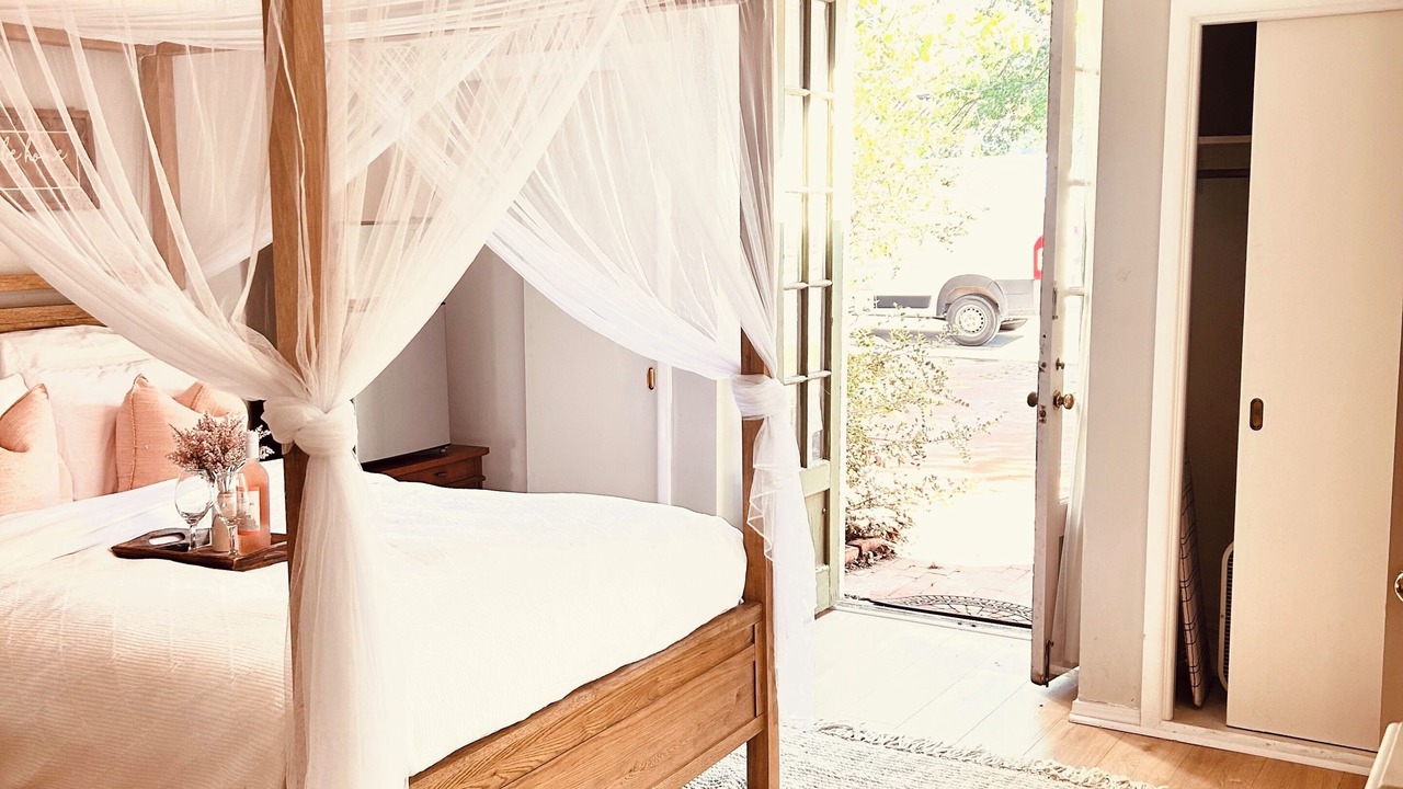 Photo of Bedroom in Sayles Blvd. Area