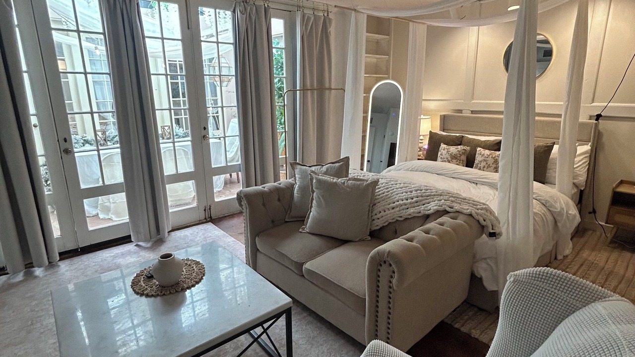 Photo of Bedroom in Sayles Blvd. Area