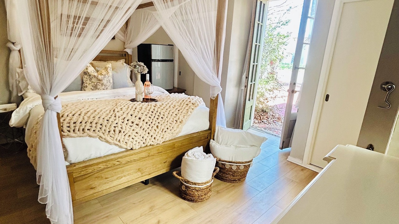 Photo of Bedroom in Sayles Blvd. Area