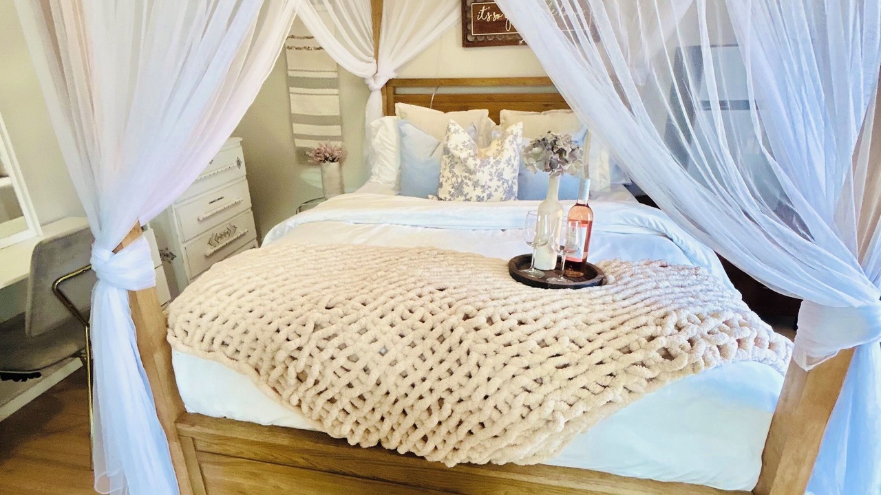 Photo of Bedroom in Sayles Blvd. Area