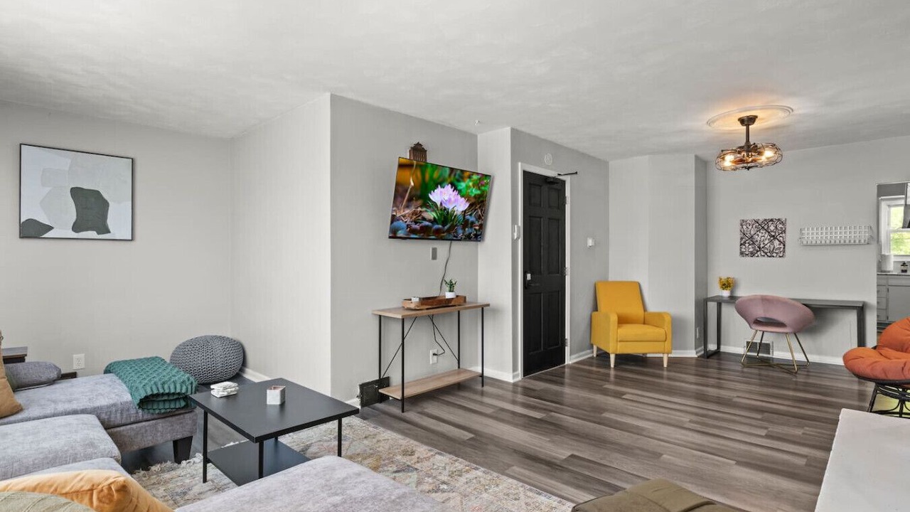 Photo of Livingroom in Lakeview