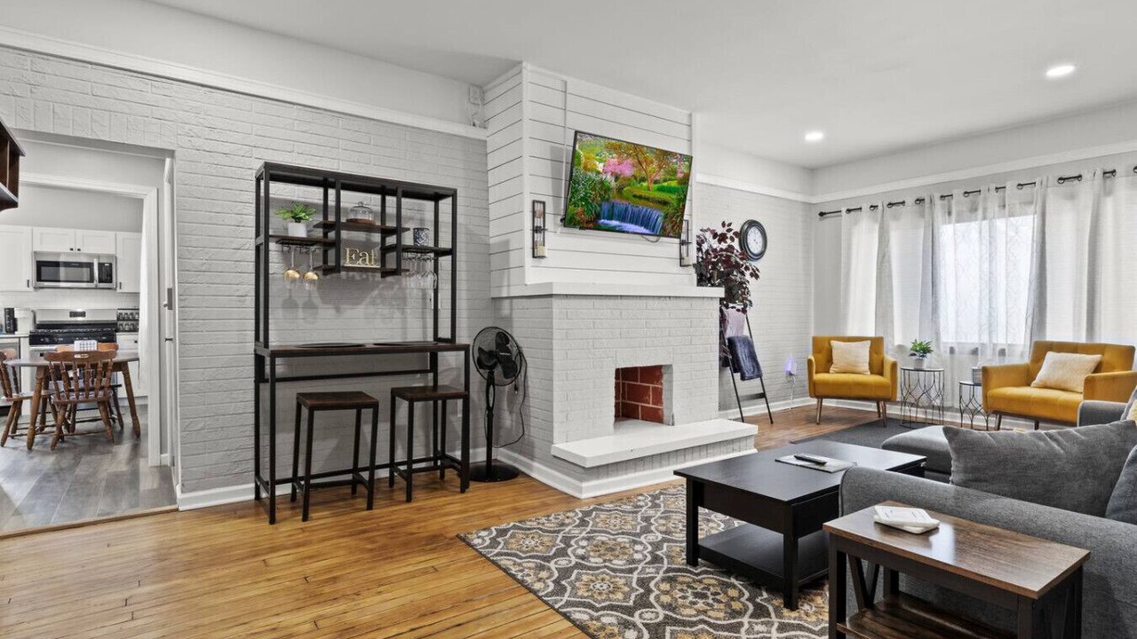 Photo of Livingroom in Lakeview