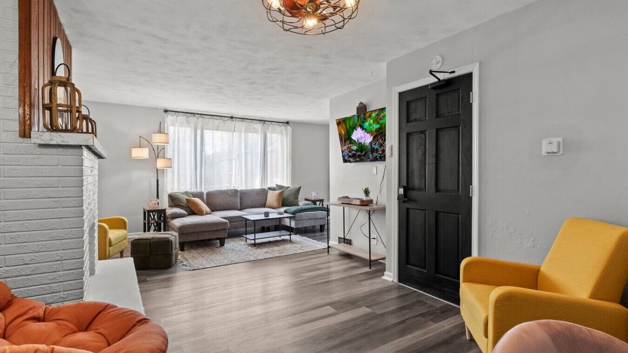 Photo of Livingroom in Lakeview