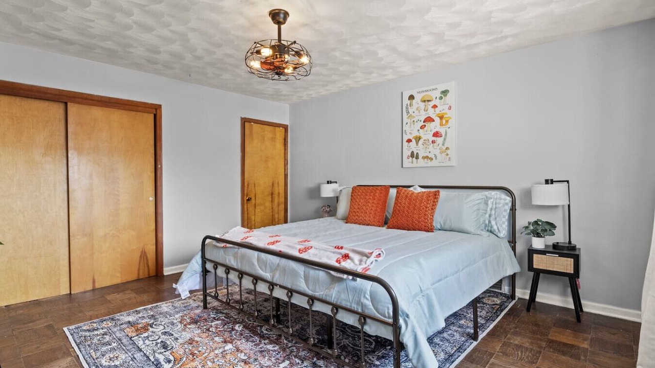 Photo of Bedroom in Lakeview