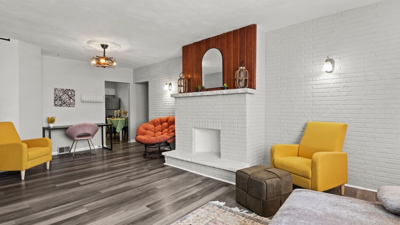 Photo of Livingroom in Lakeview