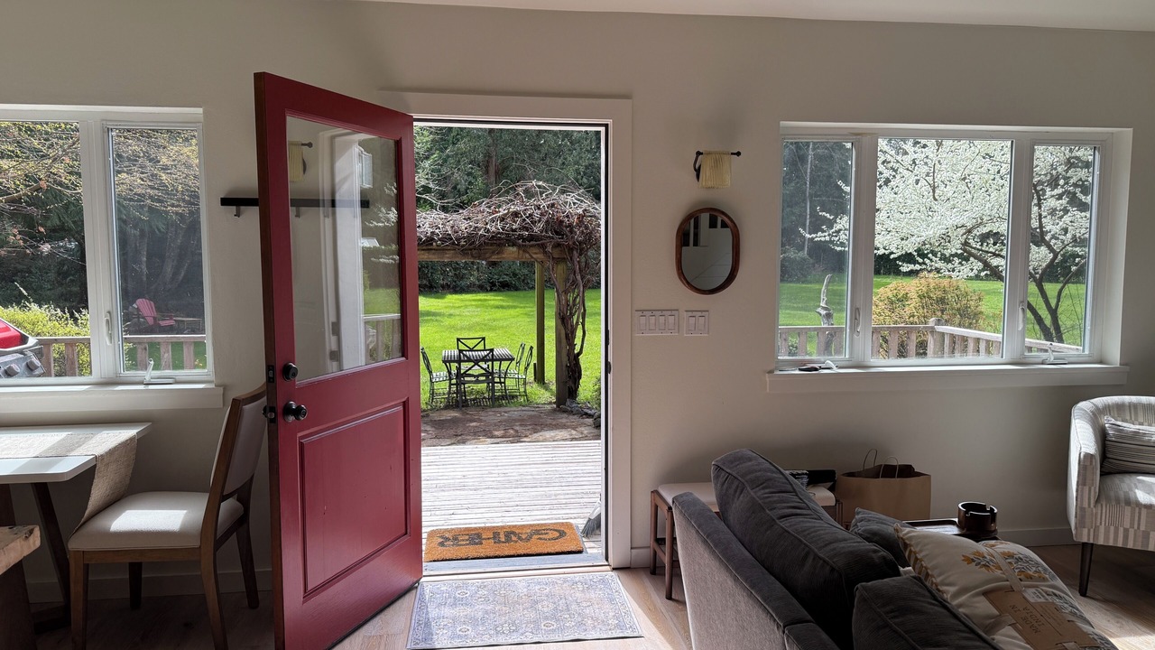 Photo of Livingroom in Rollingbay