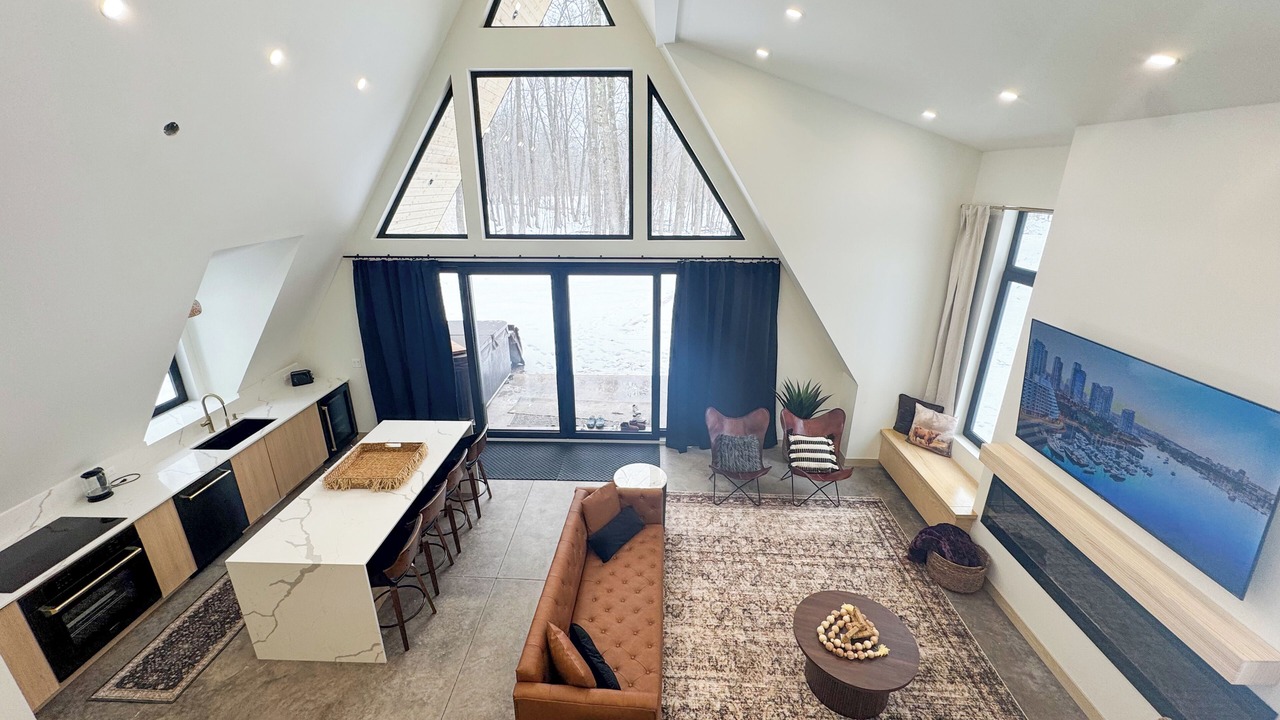 Photo of Livingroom in Pine County