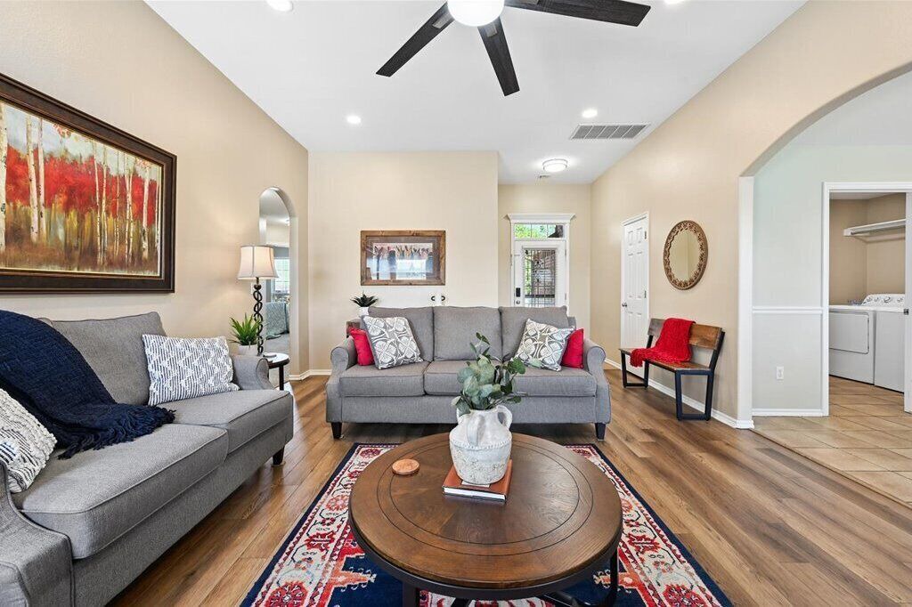 Photo of Livingroom in Glenpool