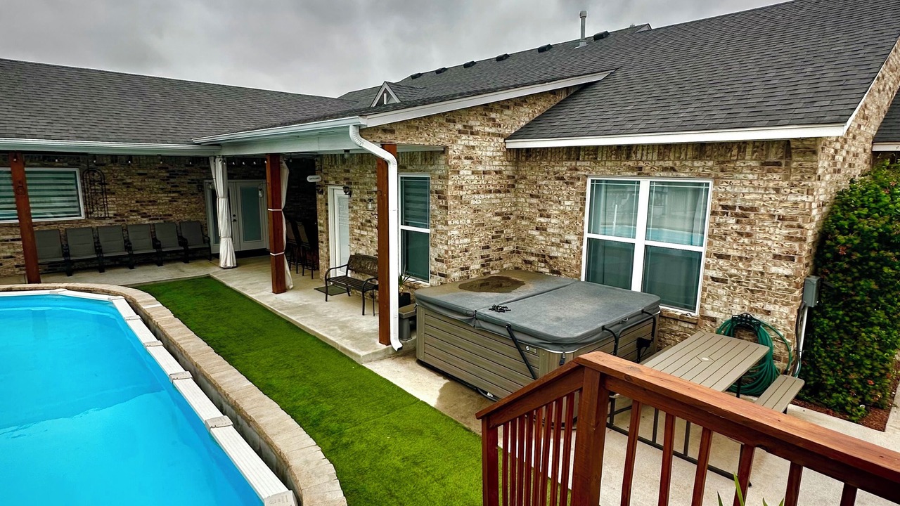 Photo of Outdoor in Noble