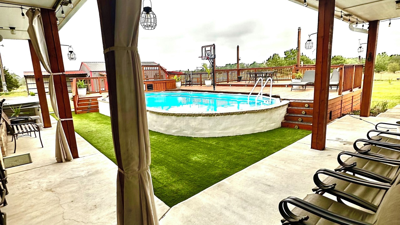 Photo of Outdoor in Noble