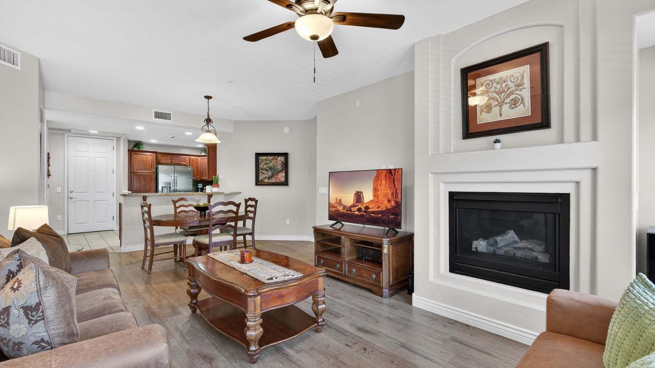 Photo of Livingroom in Desert Ridge