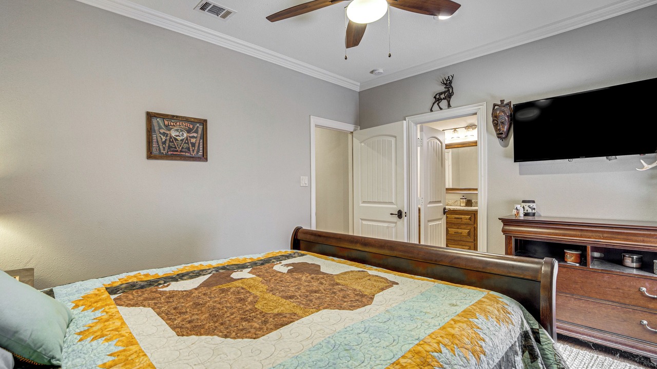 Photo of Bedroom in Cedar Creek Reservoir