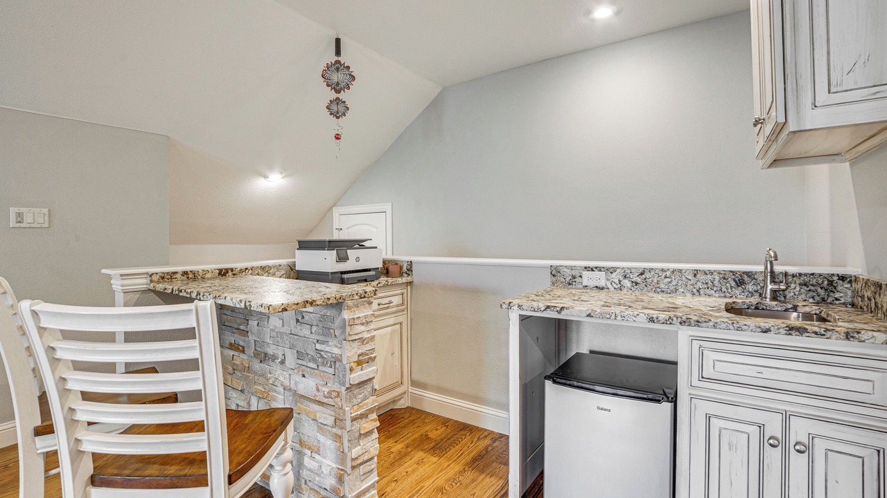 Photo of Kitchen in Cedar Creek Reservoir