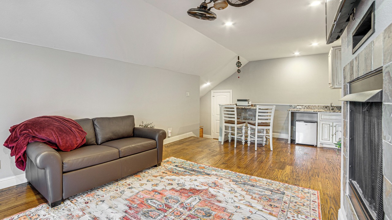 Photo of Livingroom in Cedar Creek Reservoir
