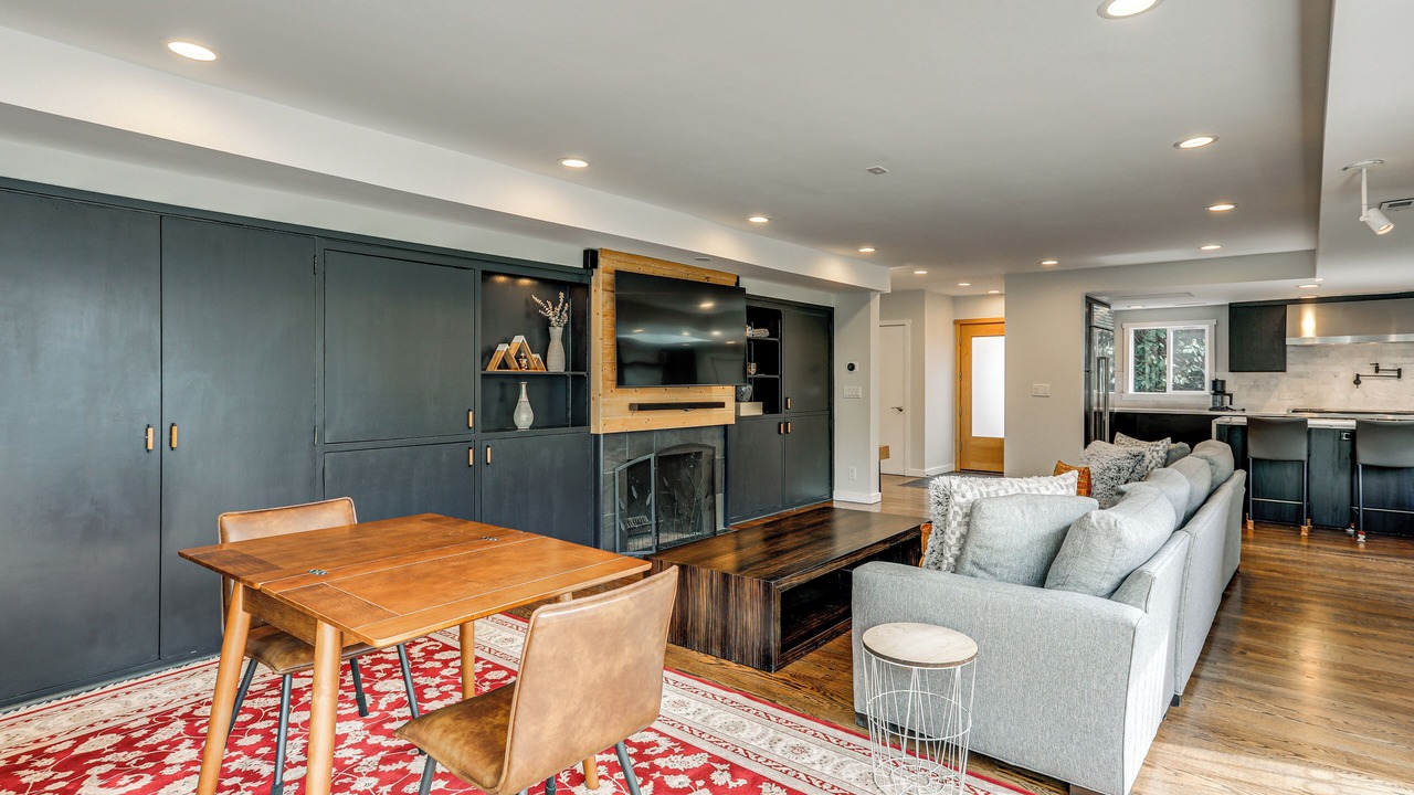 Photo of Bedroom in Broadway
