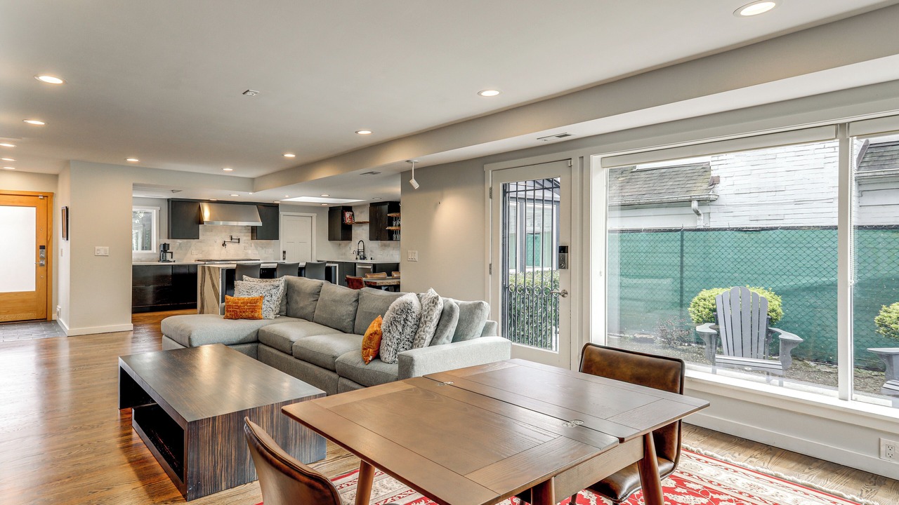 Photo of Livingroom in Broadway